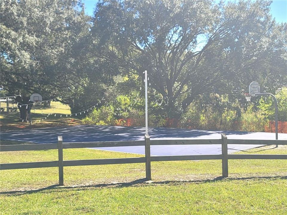 На продажу: $31,875 (0.99 acres)