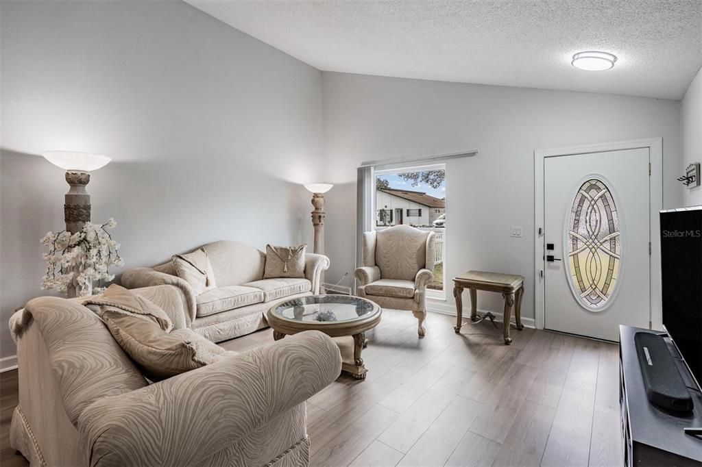 На продажу: $278,000 (3 спален, 2 ванн, 1041 Квадратных фут)