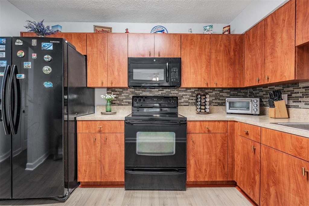 На продажу: $278,000 (3 спален, 2 ванн, 1041 Квадратных фут)