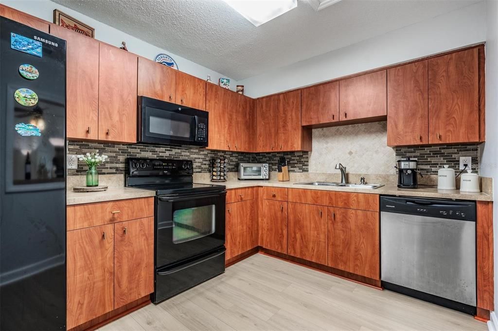 На продажу: $278,000 (3 спален, 2 ванн, 1041 Квадратных фут)