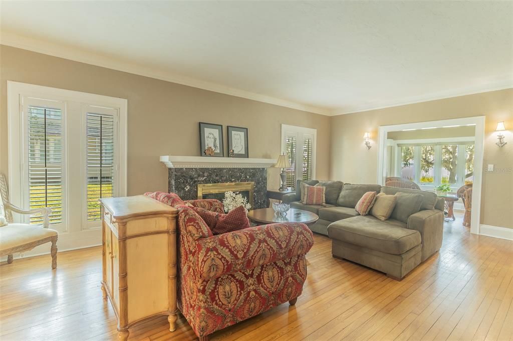 For Sale: $649,900 (3 beds, 2 baths, 2958 Square Feet)