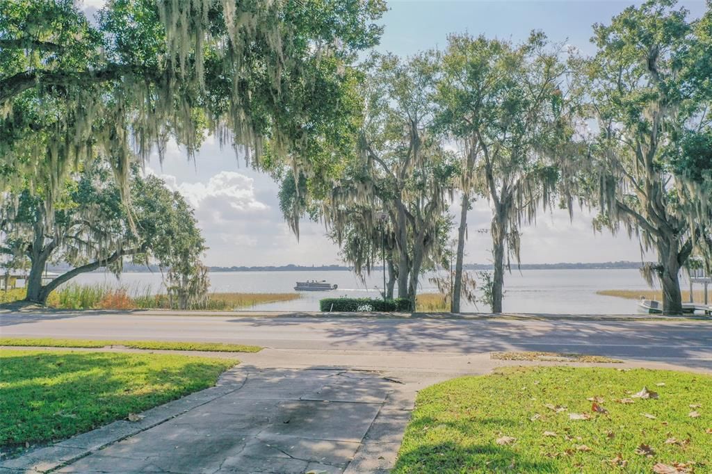 For Sale: $649,900 (3 beds, 2 baths, 2958 Square Feet)