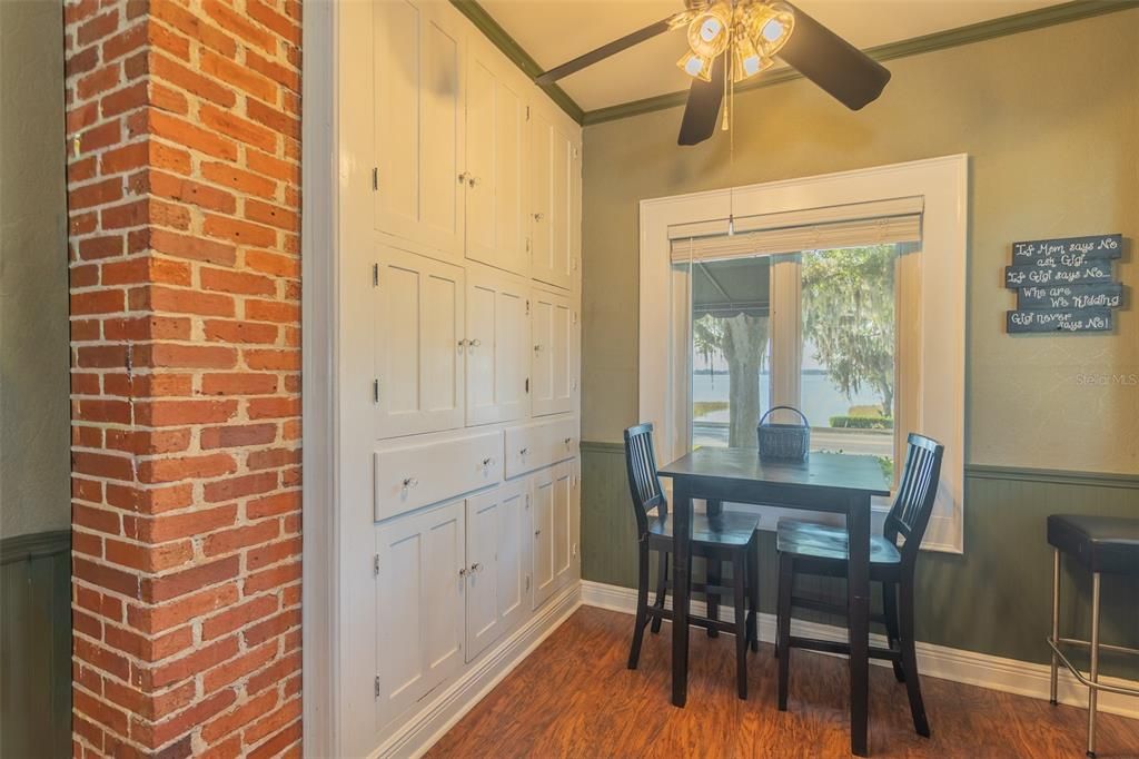 For Sale: $649,900 (3 beds, 2 baths, 2958 Square Feet)