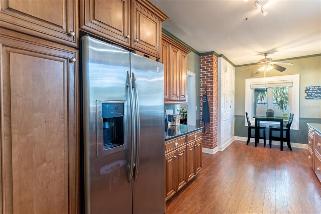 For Sale: $649,900 (3 beds, 2 baths, 2958 Square Feet)