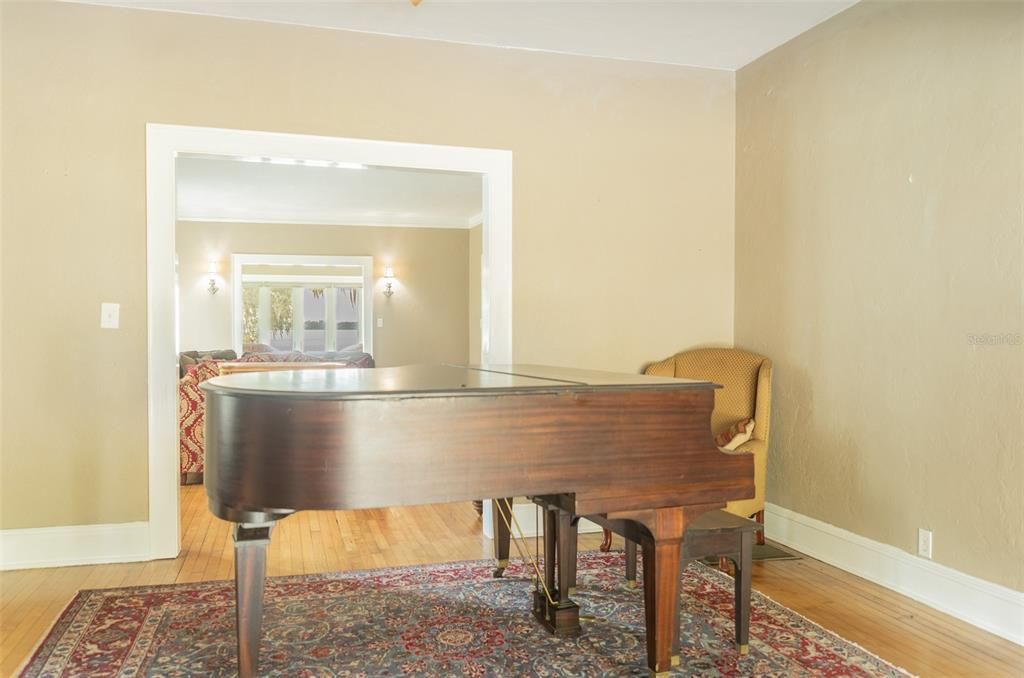 For Sale: $649,900 (3 beds, 2 baths, 2958 Square Feet)