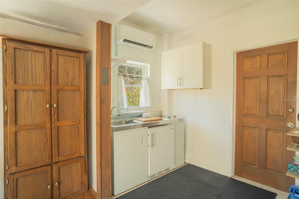 For Sale: $649,900 (3 beds, 2 baths, 2958 Square Feet)