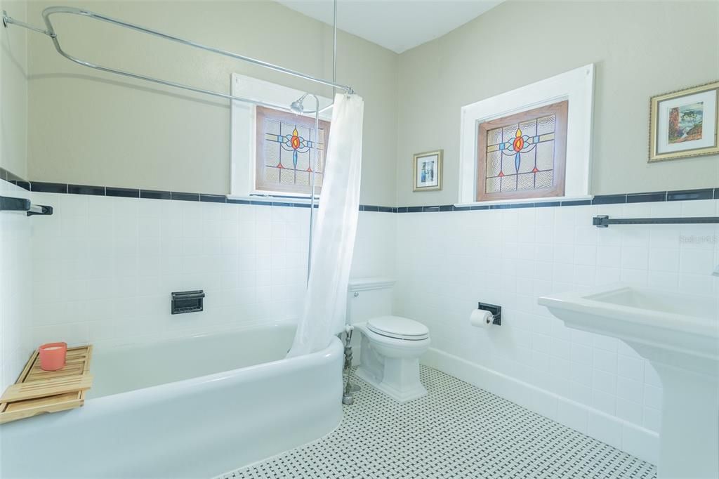 For Sale: $649,900 (3 beds, 2 baths, 2958 Square Feet)