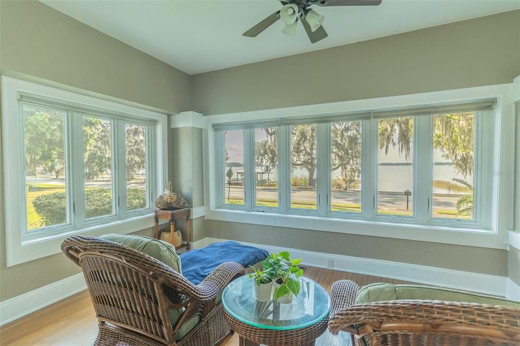 For Sale: $649,900 (3 beds, 2 baths, 2958 Square Feet)