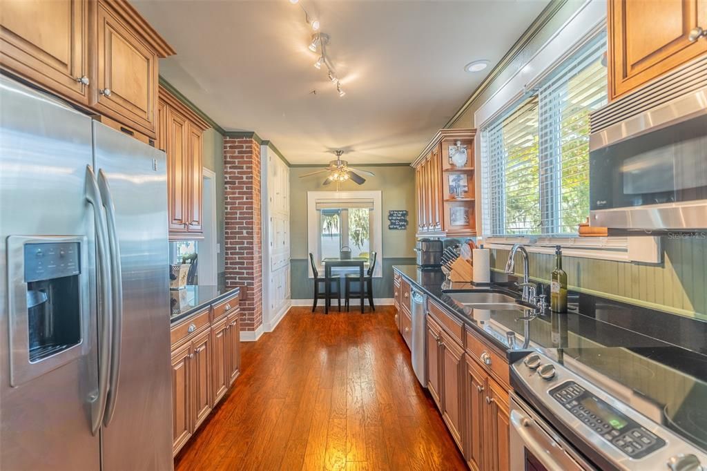 For Sale: $649,900 (3 beds, 2 baths, 2958 Square Feet)