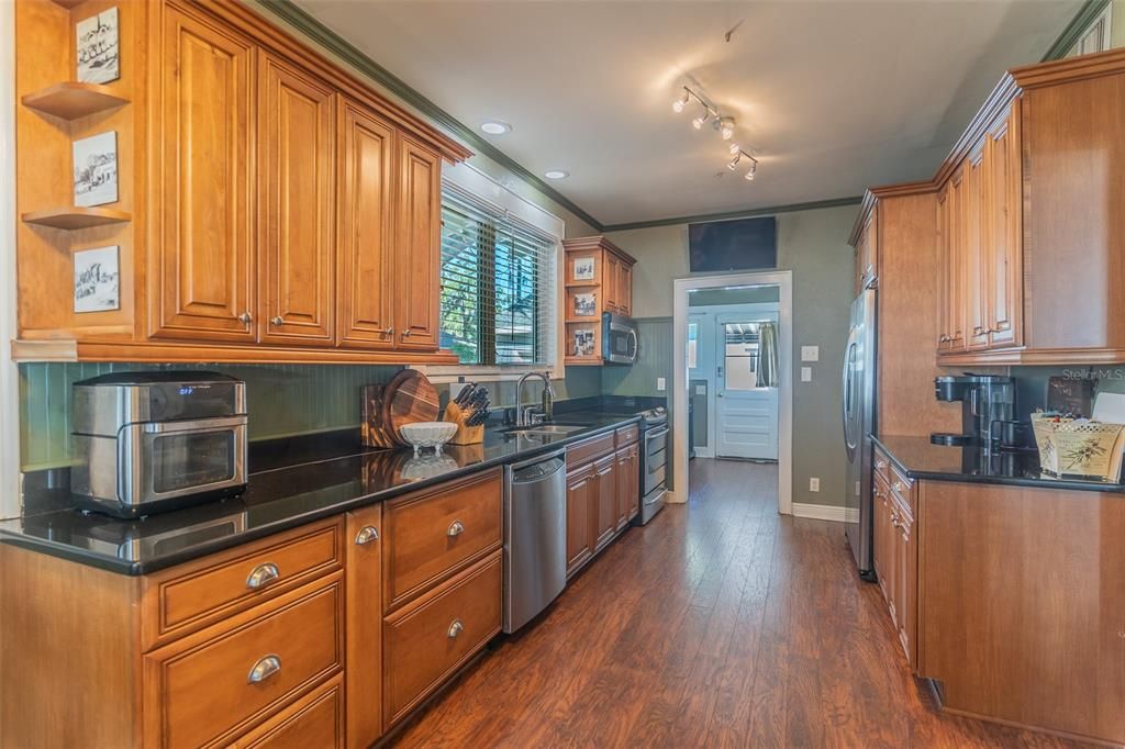 For Sale: $649,900 (3 beds, 2 baths, 2958 Square Feet)