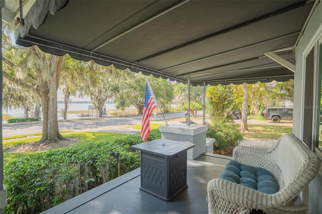 For Sale: $649,900 (3 beds, 2 baths, 2958 Square Feet)