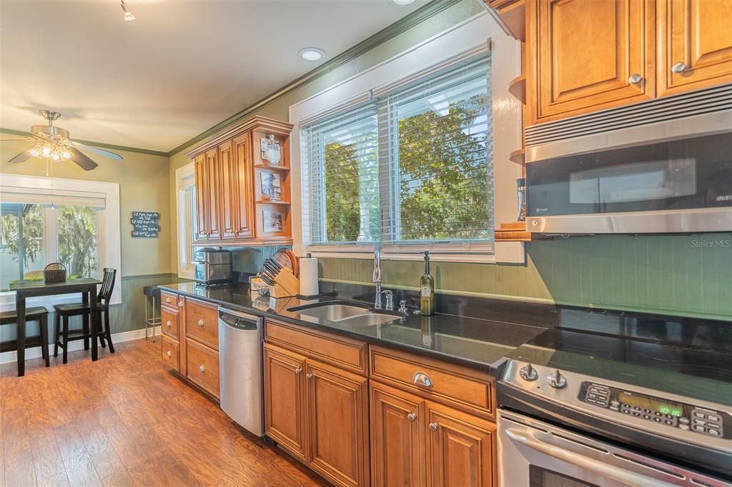 For Sale: $649,900 (3 beds, 2 baths, 2958 Square Feet)