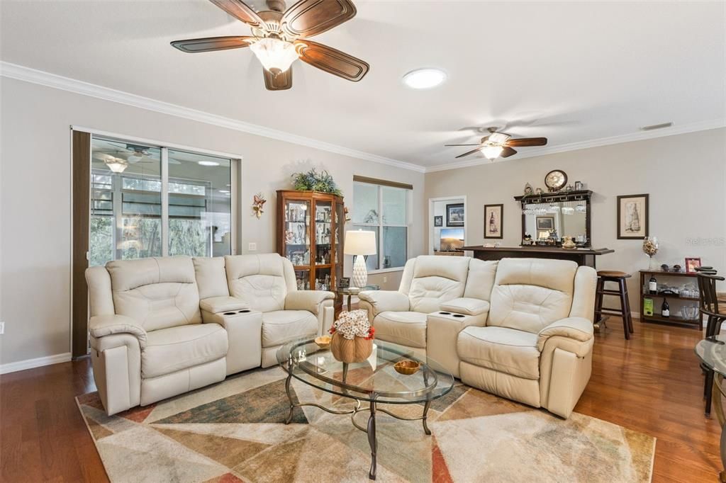 На продажу: $415,000 (3 спален, 2 ванн, 2028 Квадратных фут)