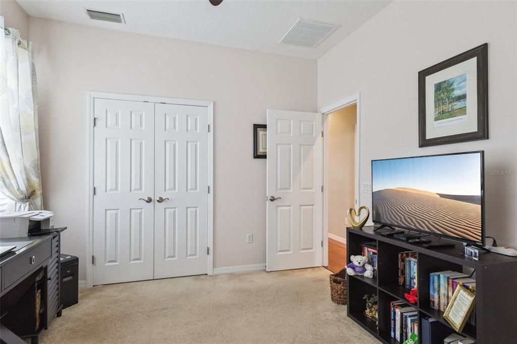 На продажу: $415,000 (3 спален, 2 ванн, 2028 Квадратных фут)