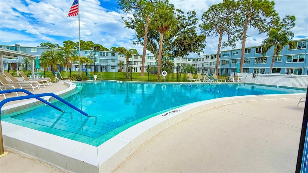 For Rent: $1,850 (1 beds, 1 baths, 930 Square Feet)