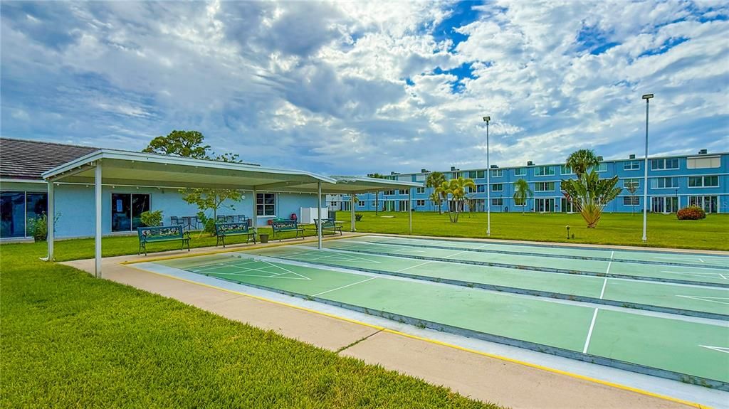 For Rent: $1,850 (1 beds, 1 baths, 930 Square Feet)