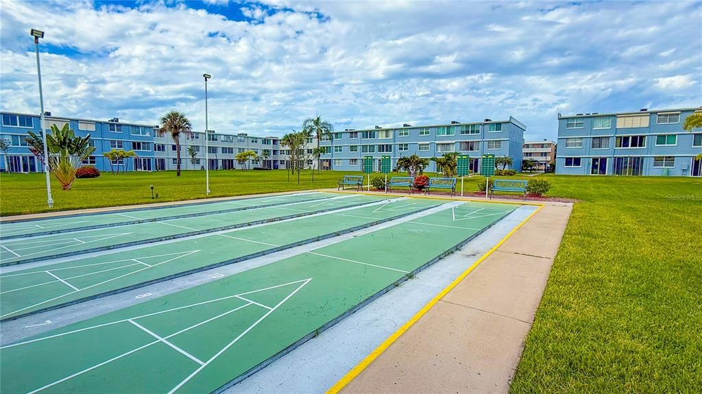 For Rent: $1,850 (1 beds, 1 baths, 930 Square Feet)