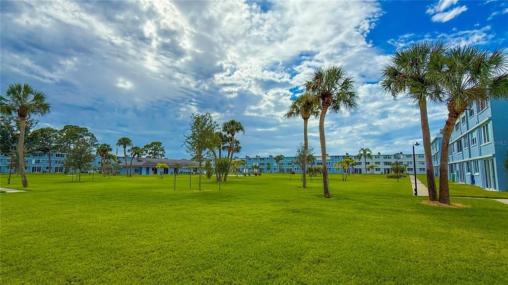 For Rent: $1,850 (1 beds, 1 baths, 930 Square Feet)