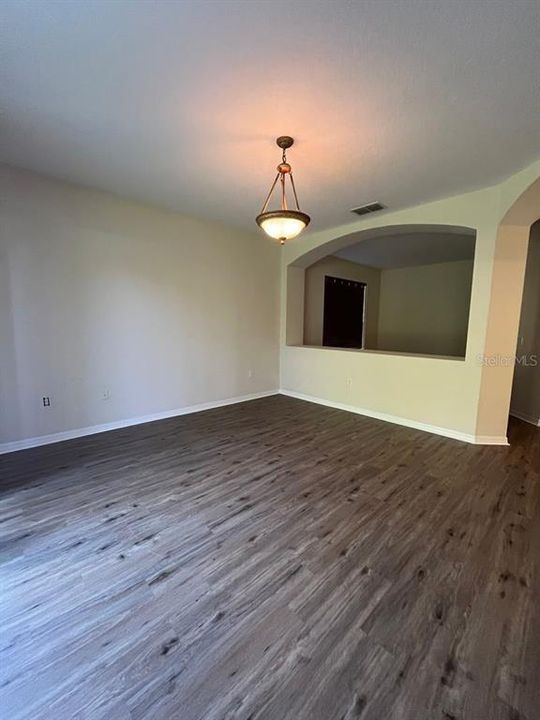 For Rent: $2,650 (4 beds, 2 baths, 2917 Square Feet)