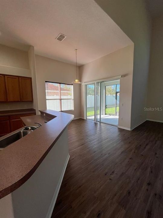 For Rent: $2,650 (4 beds, 2 baths, 2917 Square Feet)