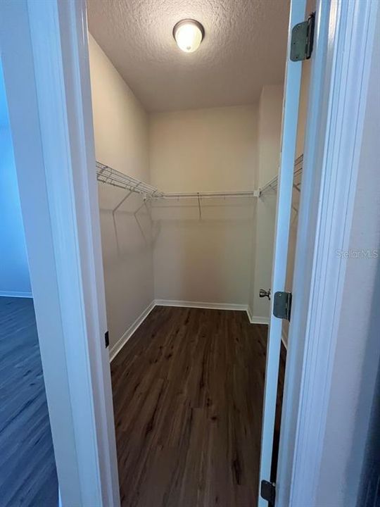 For Rent: $2,650 (4 beds, 2 baths, 2917 Square Feet)