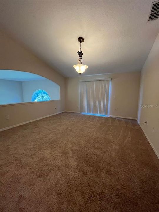 For Rent: $2,650 (4 beds, 2 baths, 2917 Square Feet)