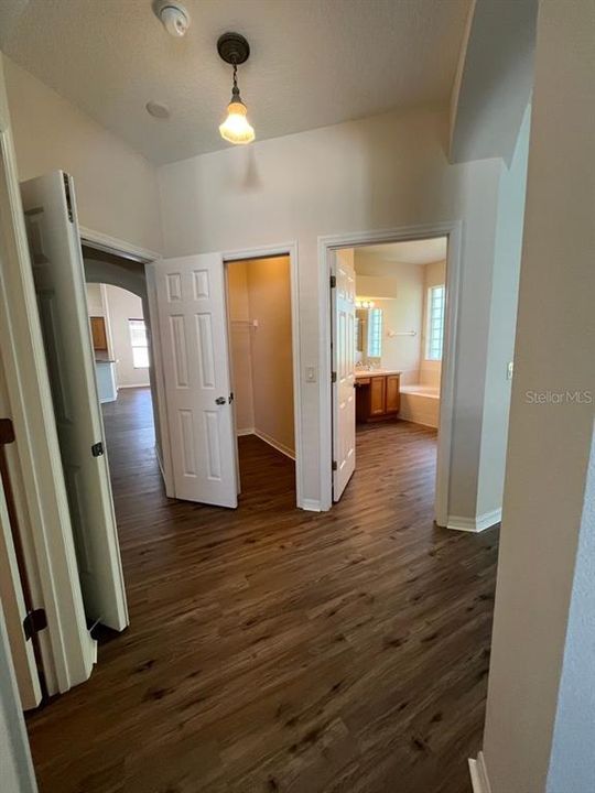 For Rent: $2,650 (4 beds, 2 baths, 2917 Square Feet)
