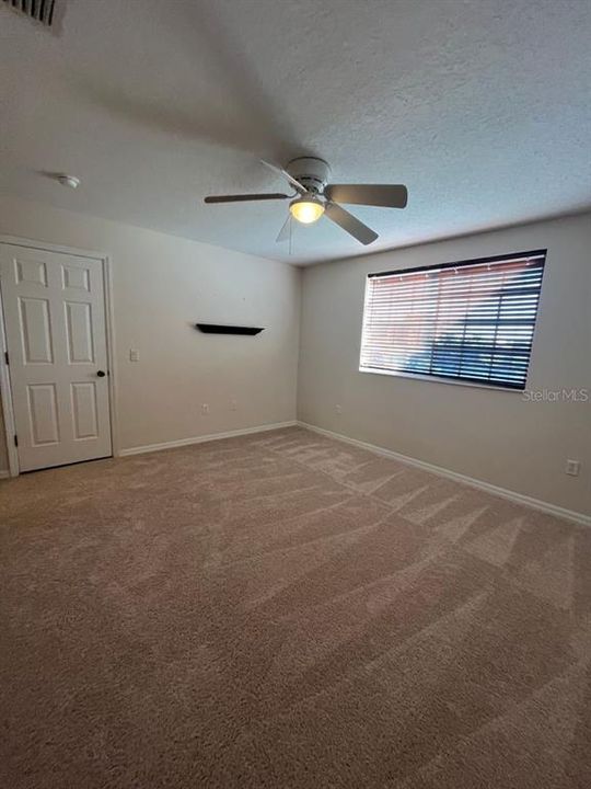For Rent: $2,650 (4 beds, 2 baths, 2917 Square Feet)