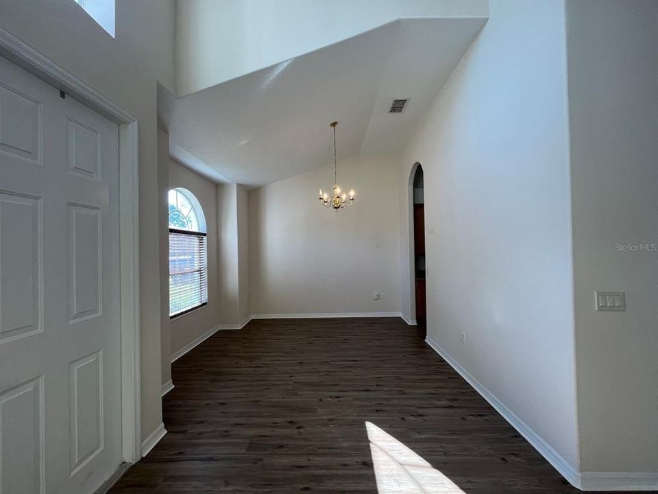 For Rent: $2,650 (4 beds, 2 baths, 2917 Square Feet)