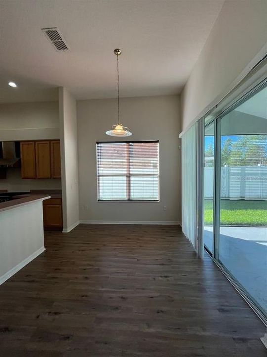 For Rent: $2,650 (4 beds, 2 baths, 2917 Square Feet)