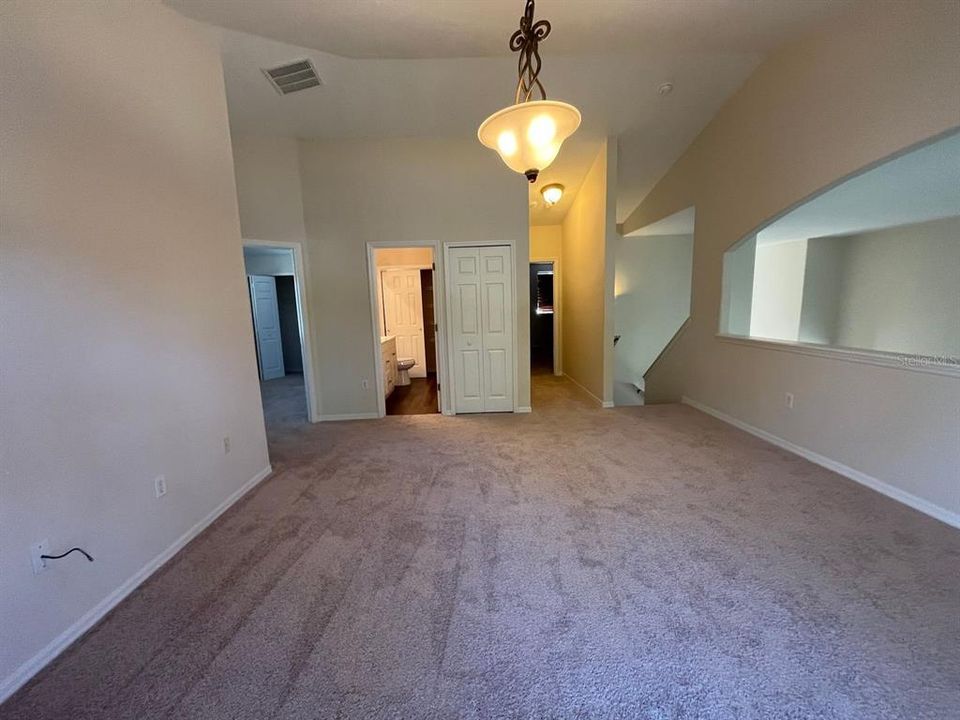 For Rent: $2,650 (4 beds, 2 baths, 2917 Square Feet)