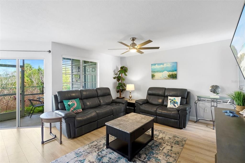 En Venta: $263,500 (2 camas, 2 baños, 1002 Pies cuadrados)