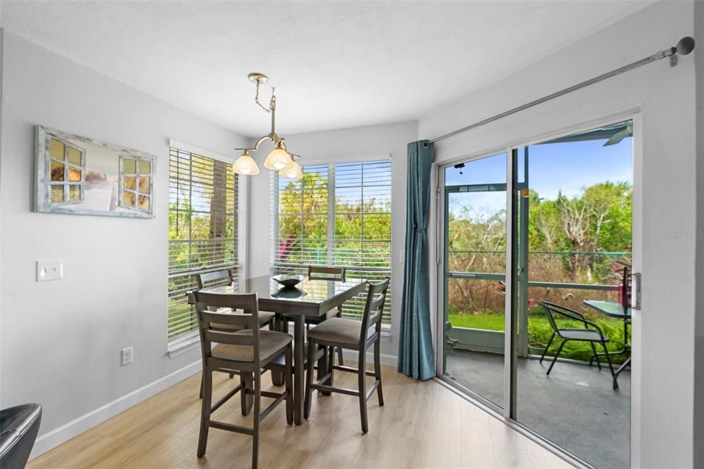 En Venta: $263,500 (2 camas, 2 baños, 1002 Pies cuadrados)