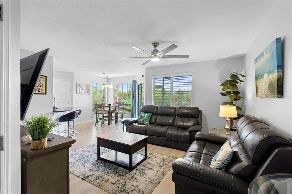 En Venta: $263,500 (2 camas, 2 baños, 1002 Pies cuadrados)