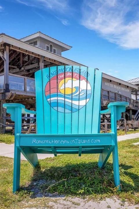 For Sale: $699,900 (3 beds, 2 baths, 2137 Square Feet)