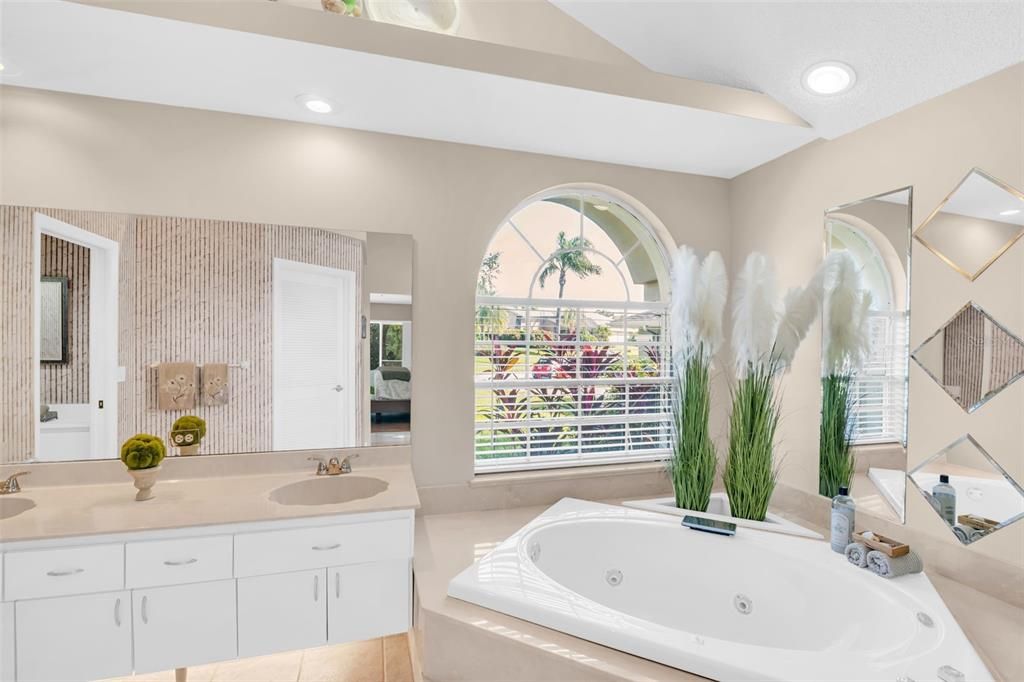 For Sale: $699,900 (3 beds, 2 baths, 2137 Square Feet)