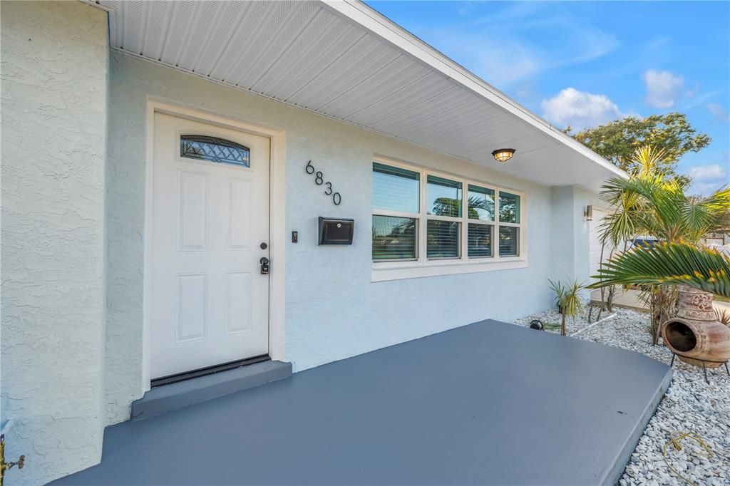 For Sale: $420,000 (2 beds, 2 baths, 1090 Square Feet)