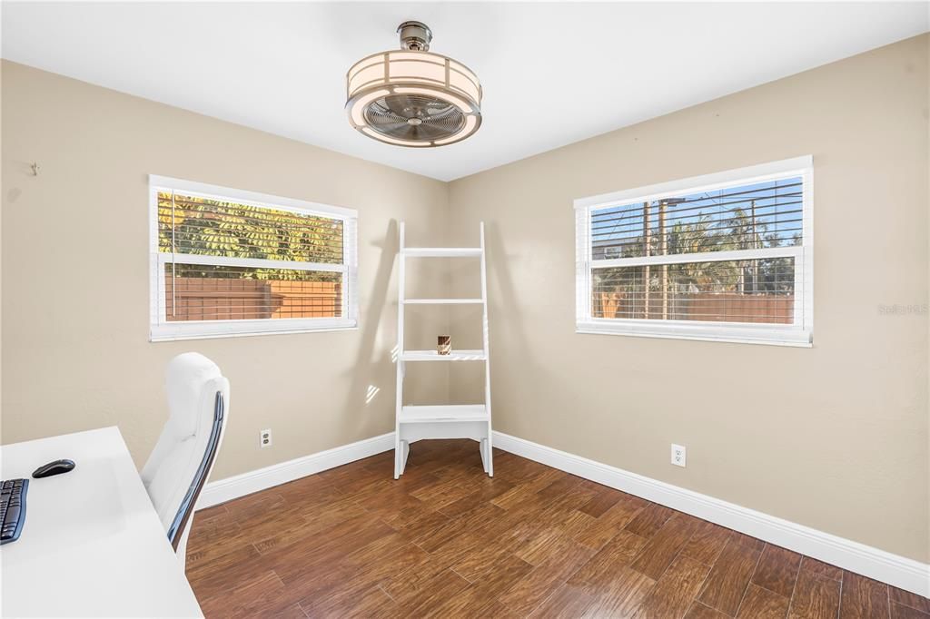 For Sale: $420,000 (2 beds, 2 baths, 1090 Square Feet)