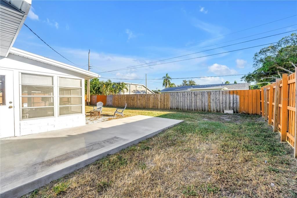 For Sale: $420,000 (2 beds, 2 baths, 1090 Square Feet)