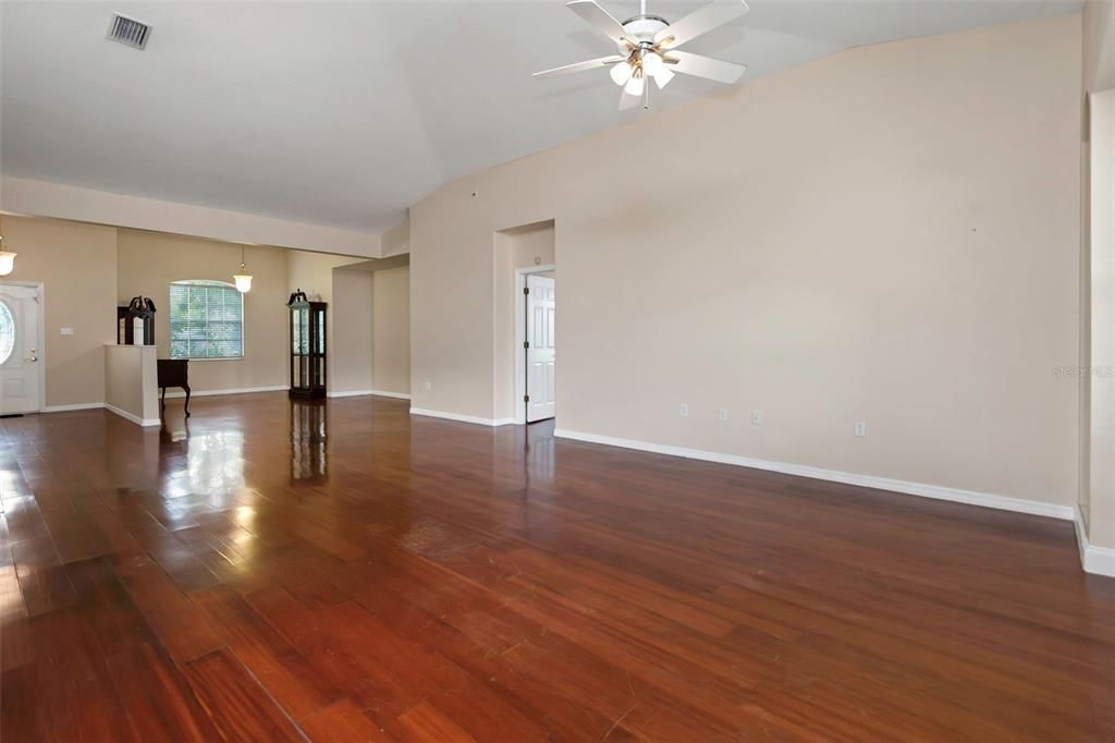 Active With Contract: $518,000 (3 beds, 2 baths, 2254 Square Feet)