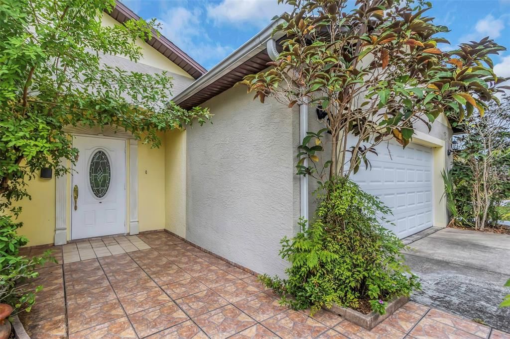 Active With Contract: $518,000 (3 beds, 2 baths, 2254 Square Feet)