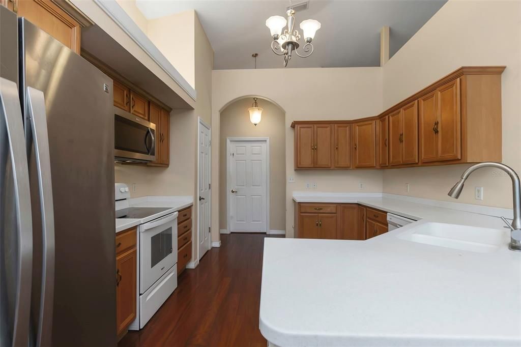 Active With Contract: $518,000 (3 beds, 2 baths, 2254 Square Feet)