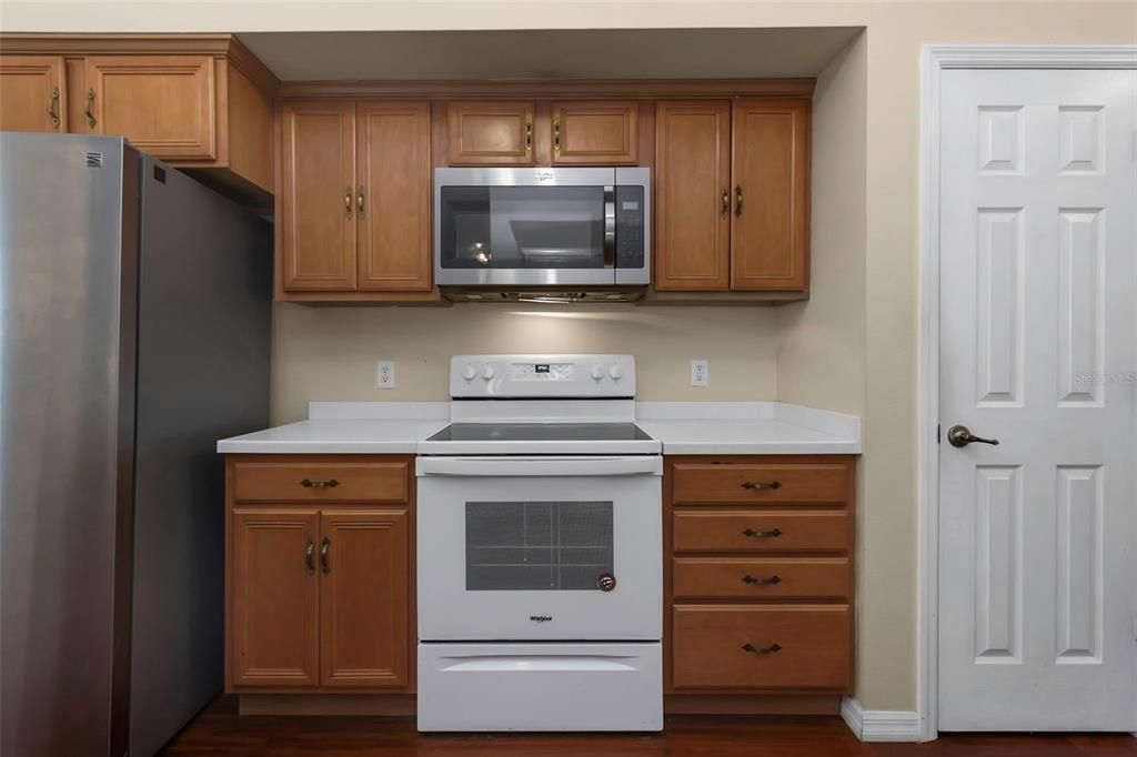 Active With Contract: $518,000 (3 beds, 2 baths, 2254 Square Feet)