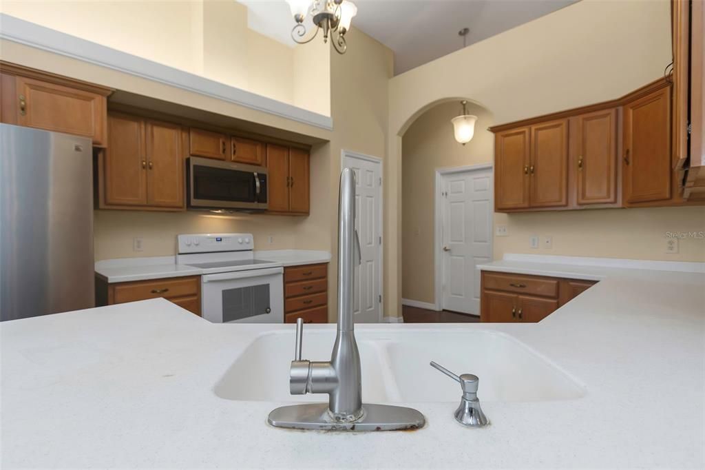 Active With Contract: $518,000 (3 beds, 2 baths, 2254 Square Feet)