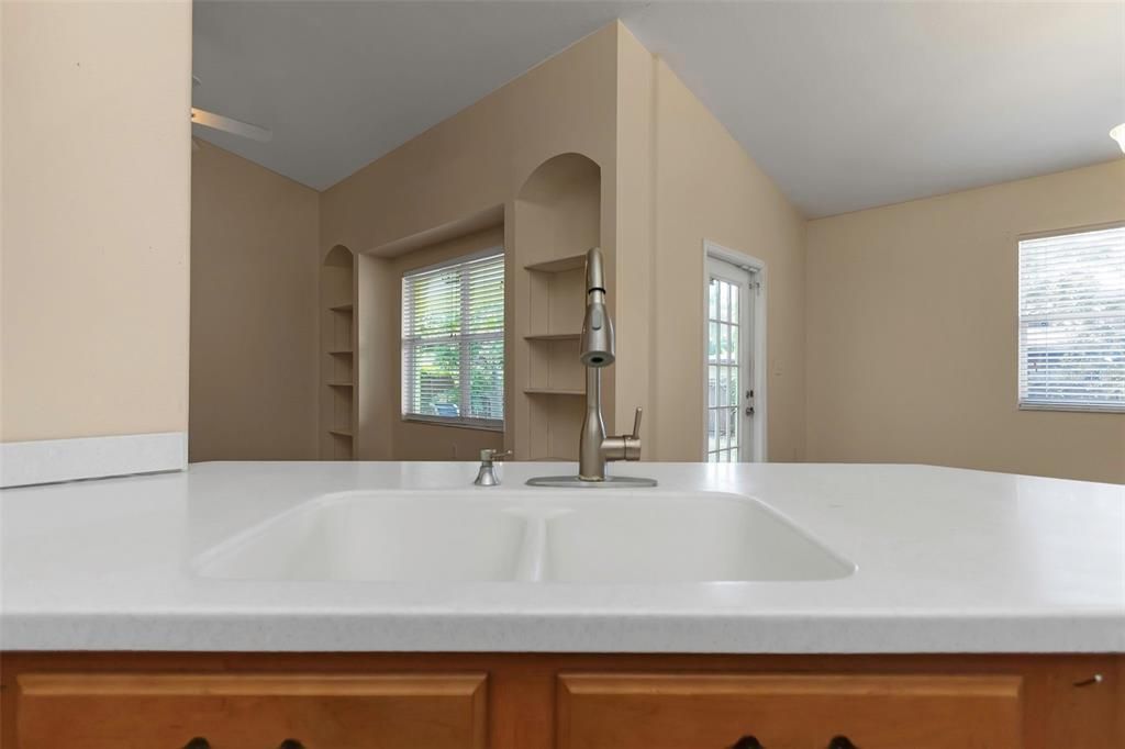 Active With Contract: $518,000 (3 beds, 2 baths, 2254 Square Feet)