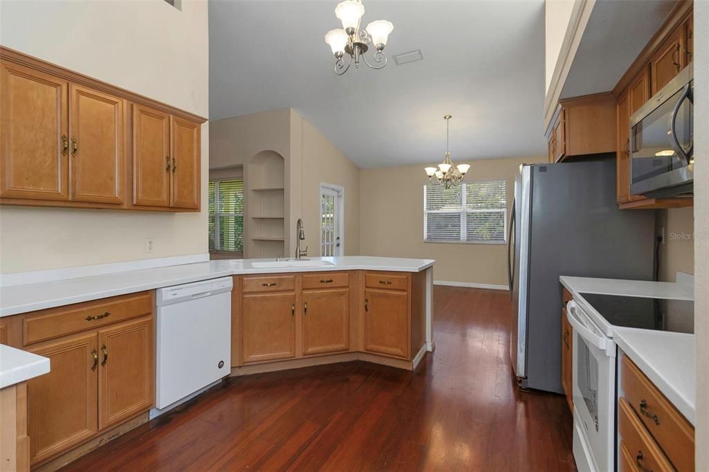 Active With Contract: $518,000 (3 beds, 2 baths, 2254 Square Feet)