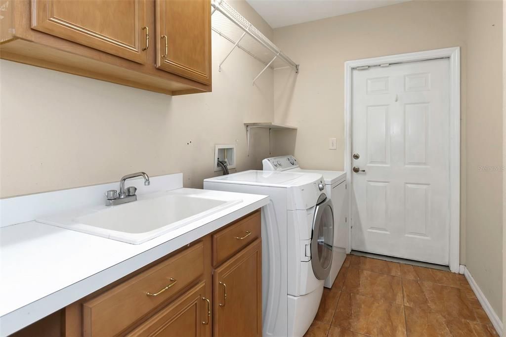 Active With Contract: $518,000 (3 beds, 2 baths, 2254 Square Feet)