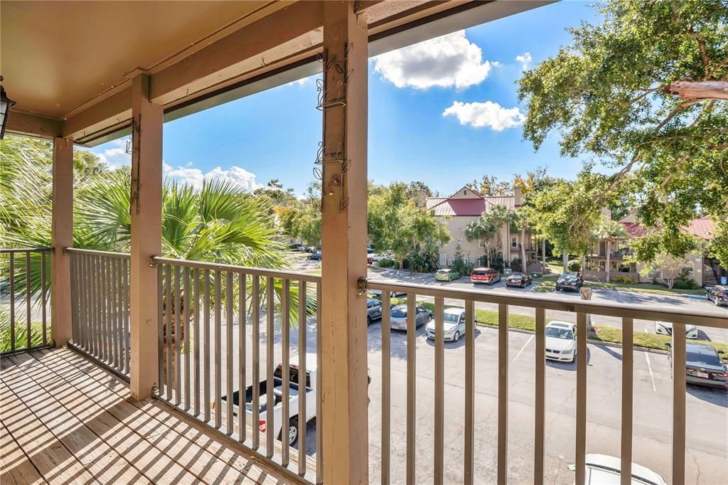 For Sale: $165,000 (2 beds, 2 baths, 1062 Square Feet)