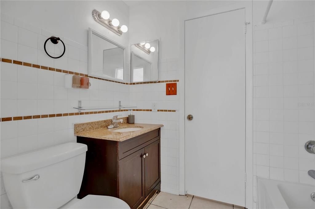 For Sale: $165,000 (2 beds, 2 baths, 1062 Square Feet)