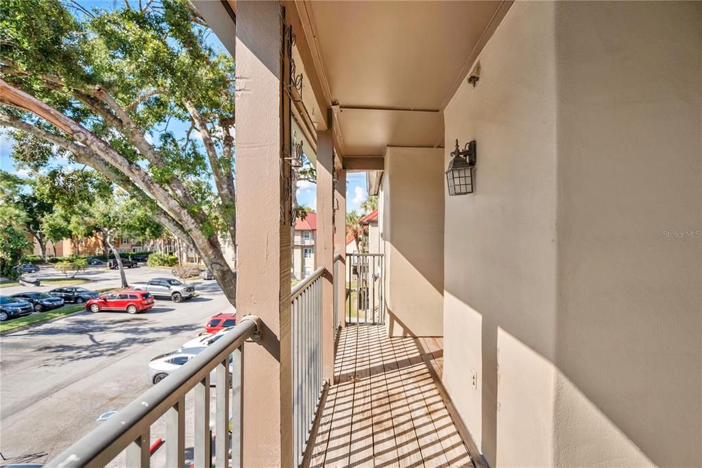 For Sale: $165,000 (2 beds, 2 baths, 1062 Square Feet)